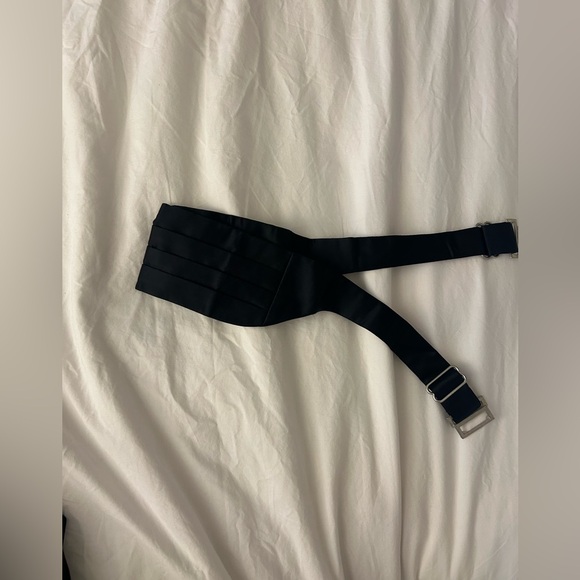 Boys crewcuts Ludlow tuxedo. Size 8 - Picture 4 of 4